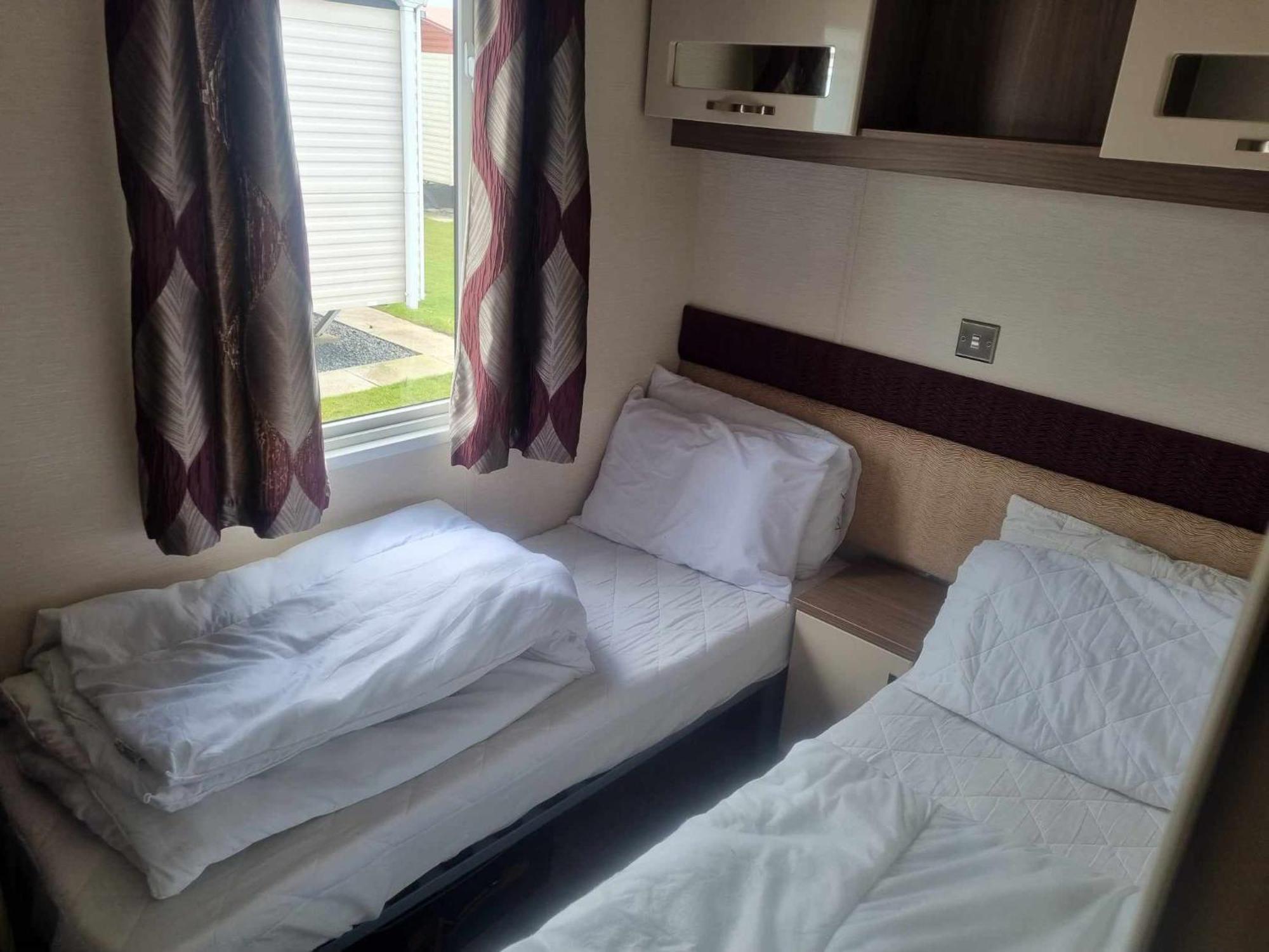 Готель 8 Berth Deluxe Pg36 Чапел-Сент-Леонардс Екстер'єр фото